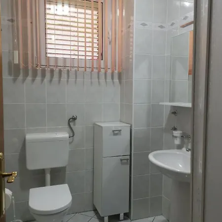 Vila Stefani * Tisno