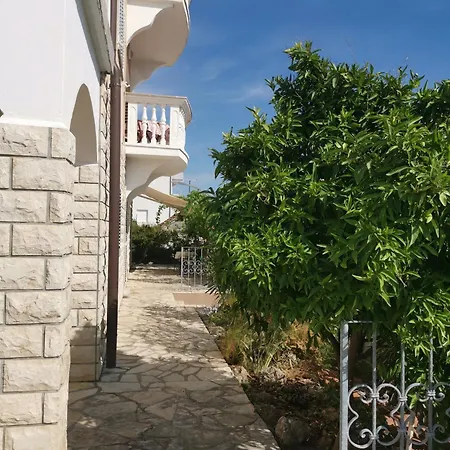 Vila Stefani * Tisno